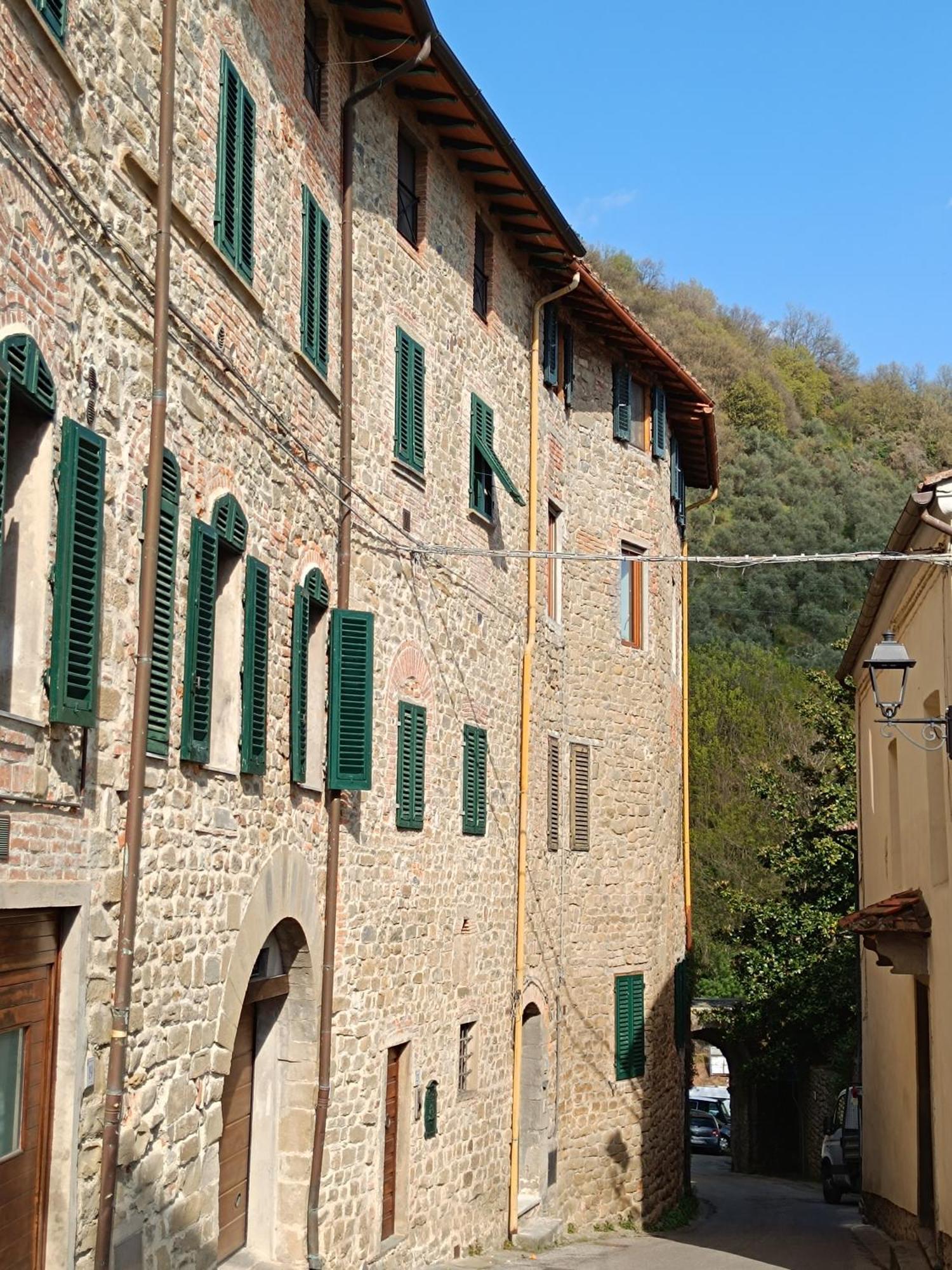 Castle Apartment Aga Uzzano Exterior foto
